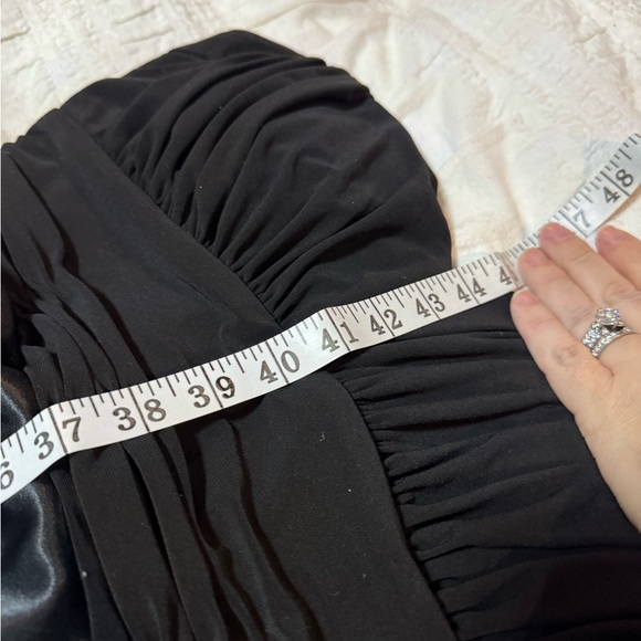 Jessica Handkerchief Dress - Picture 4 of 5